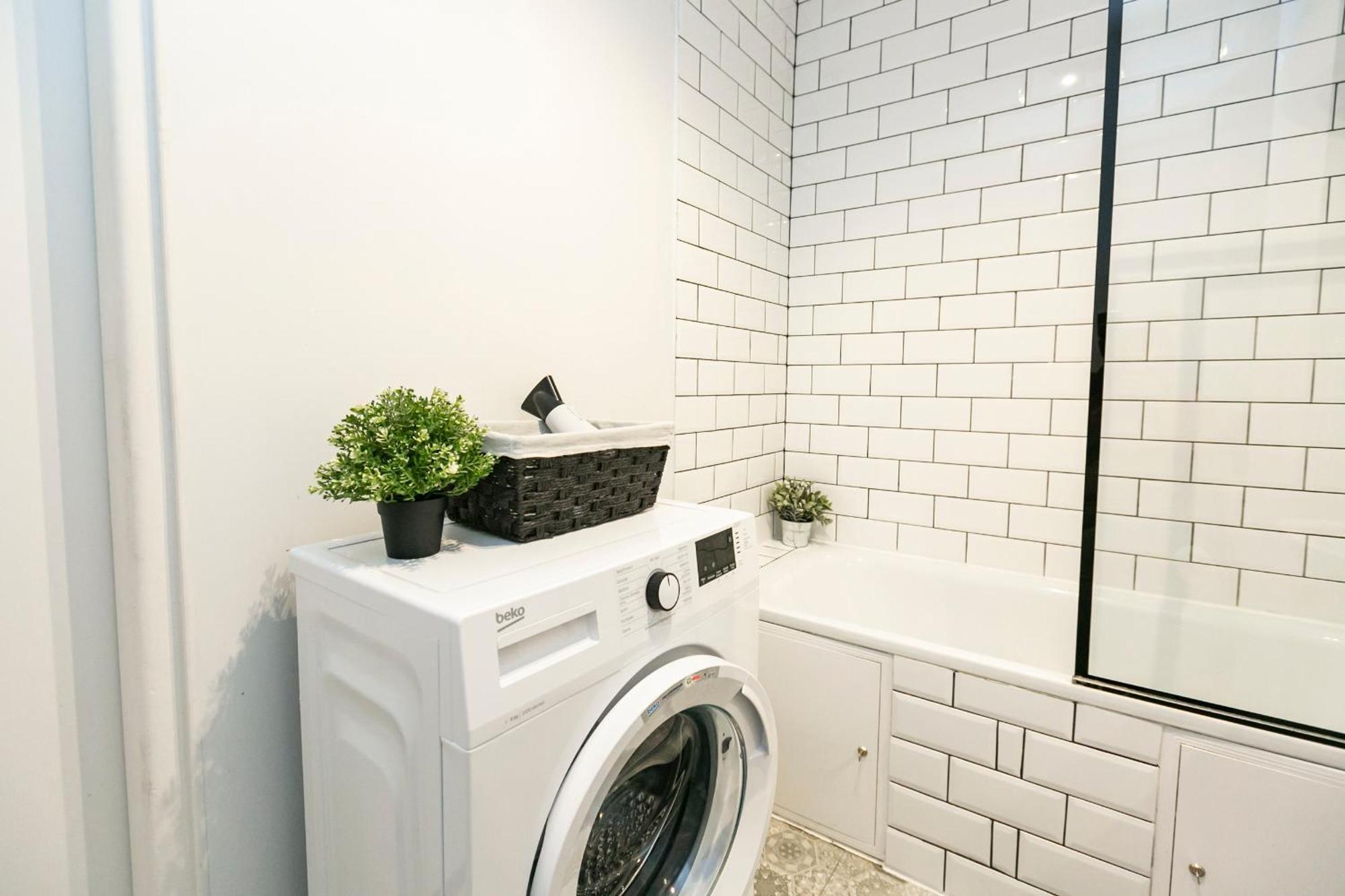 Nowogrodzka 78 - Apartament Dla 4 Osob - 200M Od Szpitala Klinicznego Na Lindleya - 1Km Do Dworca Centralnego - Wifi - Smart Tv 45 Cali Varšava Exteriér fotografie